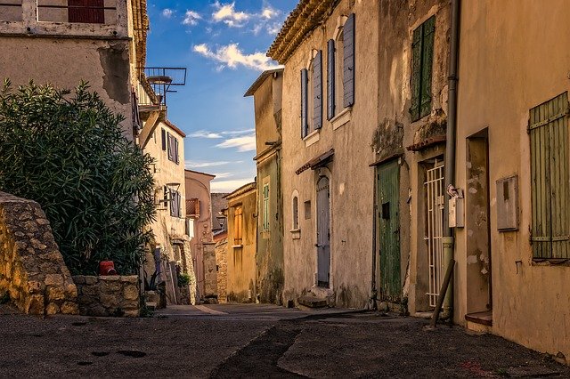 ./assets/img/escapadas-con-encanto-extremadura-caceres-albala-bodegas-catalina.jpg