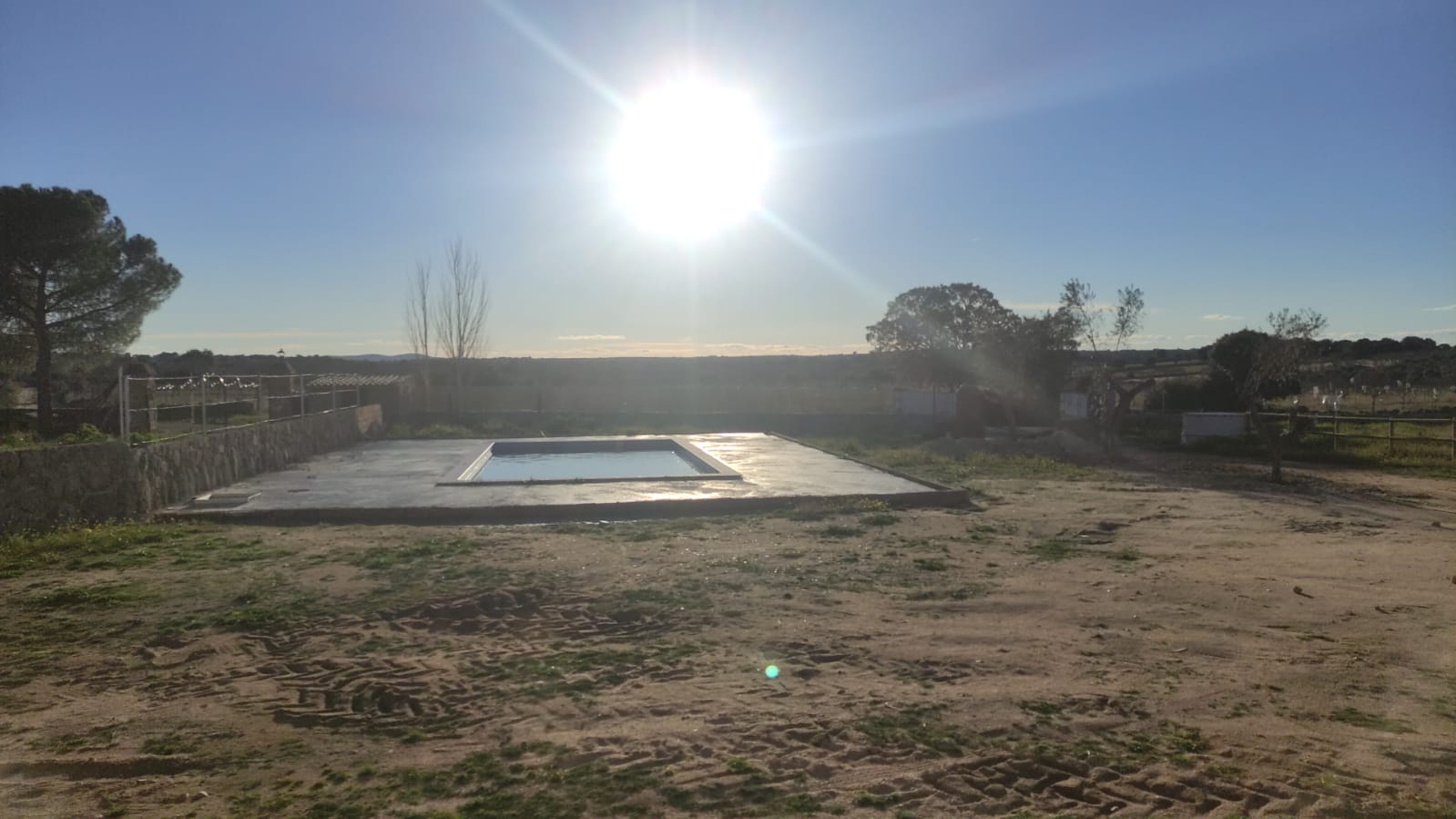 piscina-casa-rural-extremadura-caceres-albala-bodegas-catalina.jpg